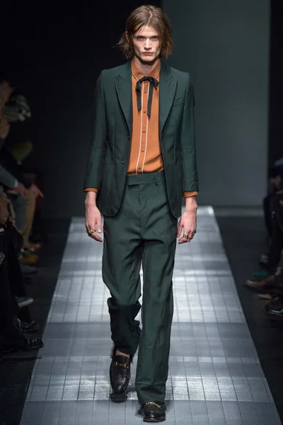 Look 36